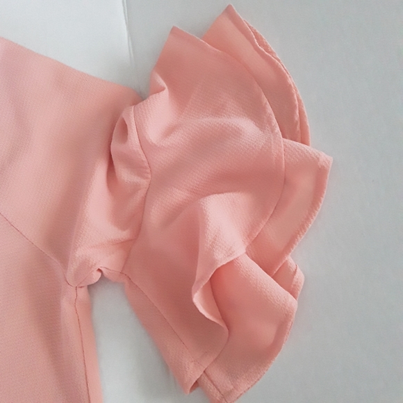 Soul Sanctuary medium peach flutter sleeve top - Picture 4 of 5